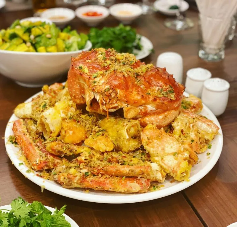 Cua Vang (Golden Crab) Restaurant is a popular seafood spot, especially known for its fresh crab dishes. - Photo source: Facebook Nhà hàng cua vàng bãi cháy