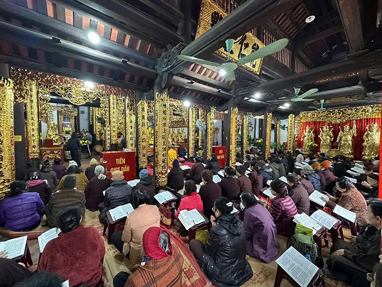 The pagoda remains an active spiritual center, fostering intergenerational devotion and preserving religious practices