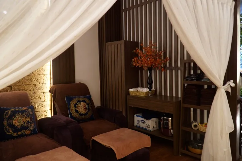 A tranquil, modern spa known for its wide treatment menu and relaxing herbal tea service in a serene environment - Photo Source: Fanpage Mido Spa