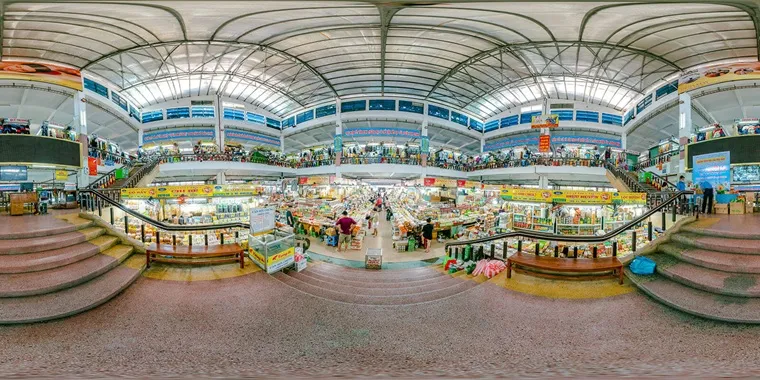 Though Han Market may stay open till 10 PM, most stalls close by 7—arrive early to enjoy the full local shopping and food experience in Da Nang. Image Source: danangfantasticity.com
