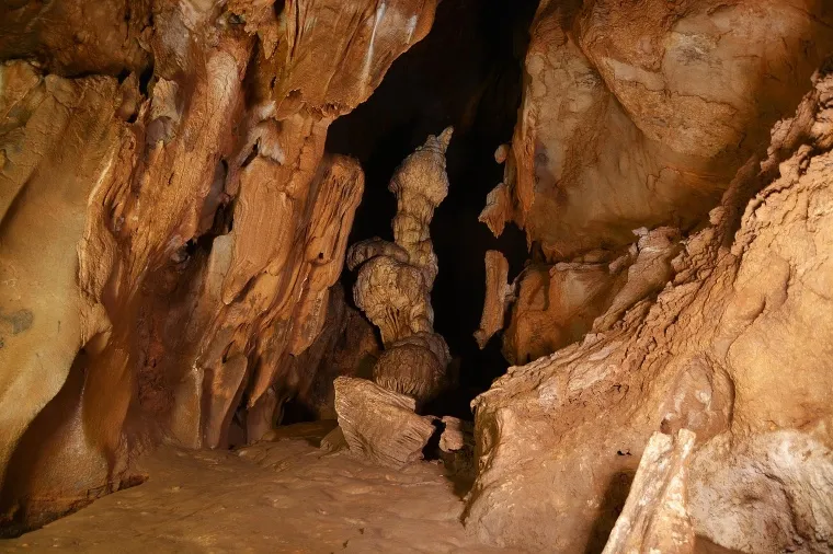 Discovered by accident in 1993, Thien Cung Cave was opened to tourists in 1998 and may have connections to ancient human activity - Photo Source: Pixabay