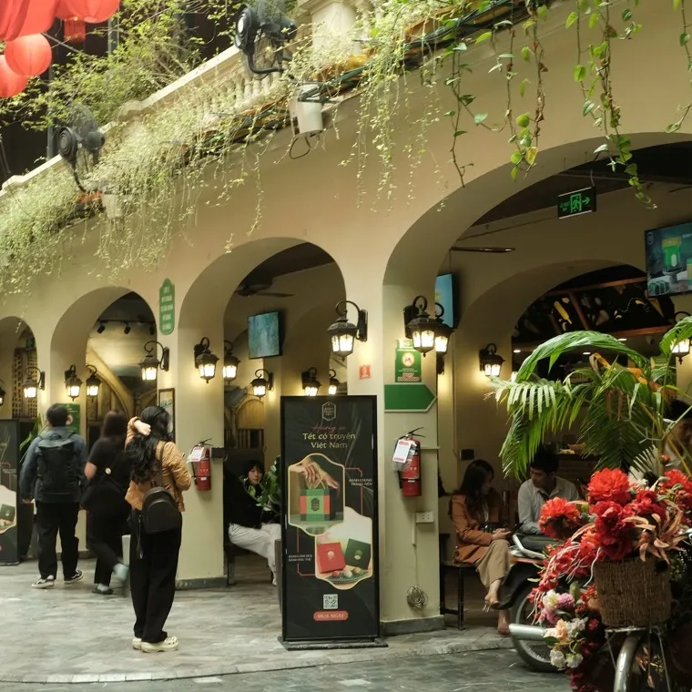 This iconic Hanoi treat brings smiles to faces of all ages. - Facebook Kem Tràng Tiền