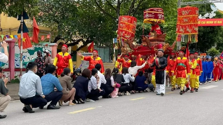 A major historical festival commemorating Vietnam’s legendary river battles with reenactments, boat races, and ancestral ceremonies - Photo Source: Facebook Di tích Quốc gia đặc biệt Bạch Đằng, Quảng Yên, Quảng Ninh