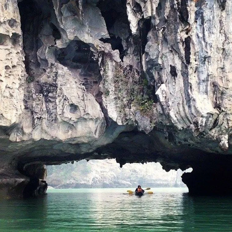 Complement your visit with nearby caves, islands, and exciting outdoor activities around Ha Long Bay - Photo Source: Facebook Vịnh Hạ Long Quảng Ninh - Thiên Đường Cảnh Vịnh