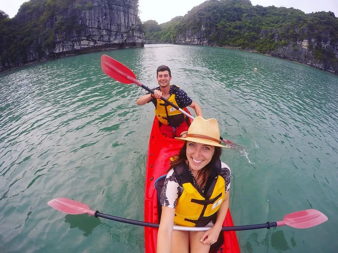 Kayaking maps outline the best spots and routes for paddlers looking to explore the bay up close - Photo Source: Facebook Vịnh Hạ Long Quảng Ninh - Thiên Đường Cảnh Vịnh