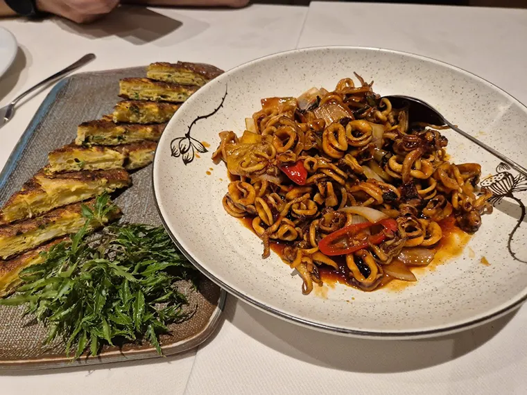 Delicious muslim food in Hanoi at D'Lions Halal Restaurant