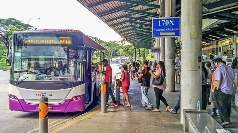 Travelers should only choose the bus when being familiar with Saigon's traffic