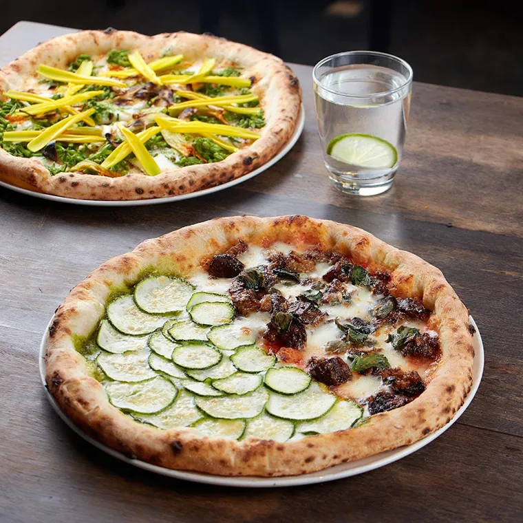 Pizza 4P's is a famous pizza chain with a professional European service style and excellent pizza quality