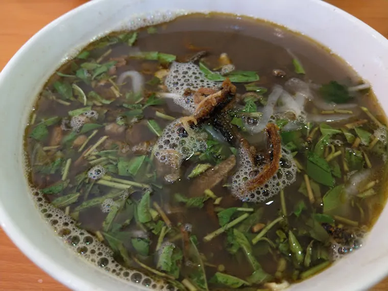 Savory glass noodles with crispy or soft eel, a unique Hanoi dish