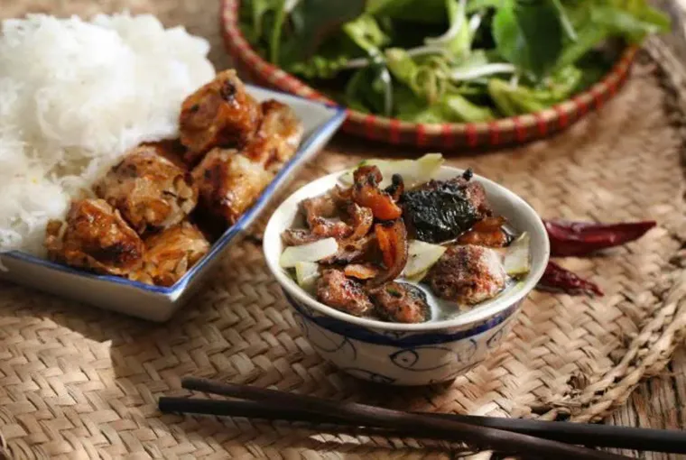 With Joytime's tour, You’ll have the chance to savor delicious treats like pho