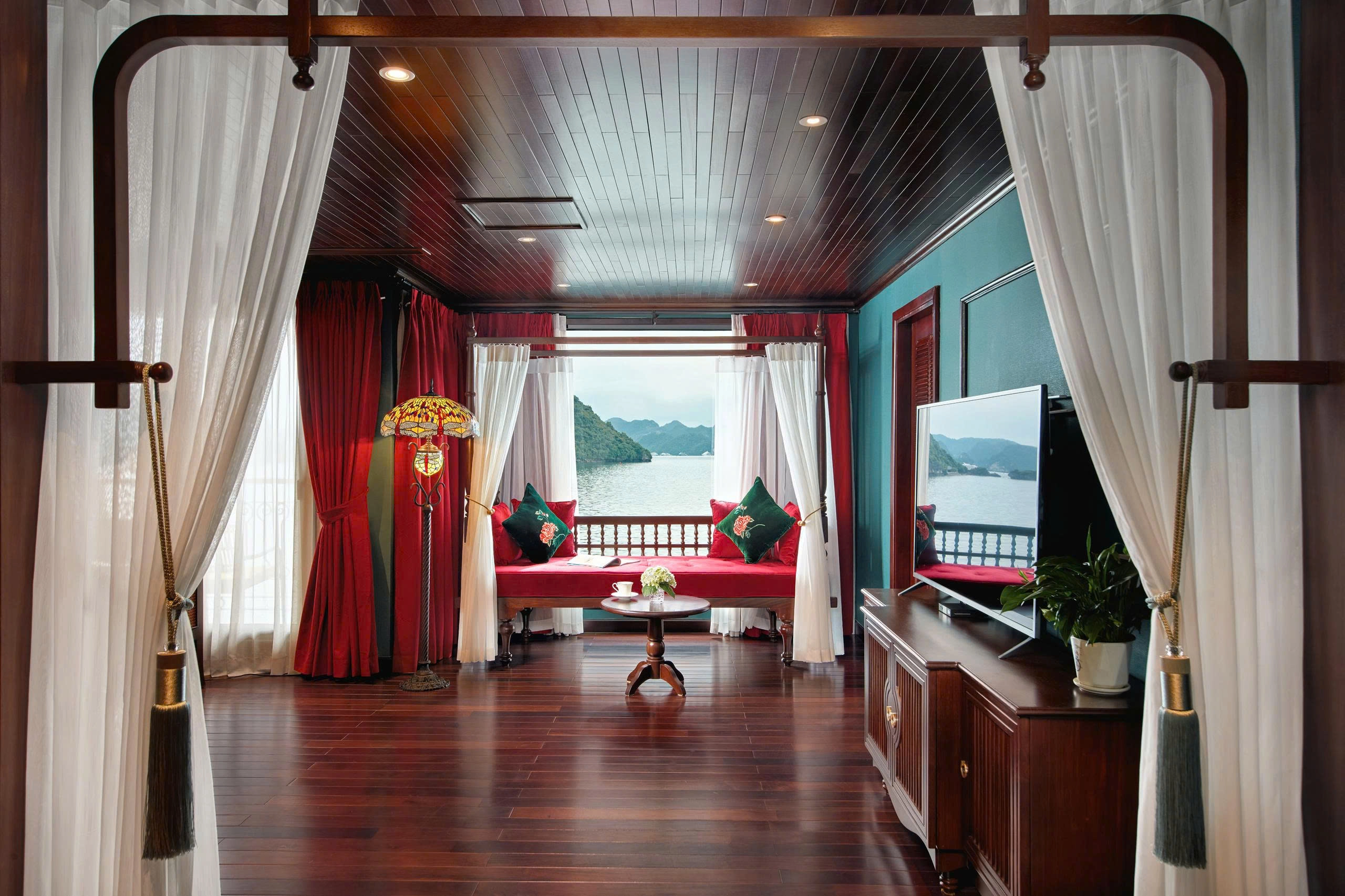 Tour 2N1Đ | Stay on Halong Bay with Indochine Premium 5* Cruise | Halong