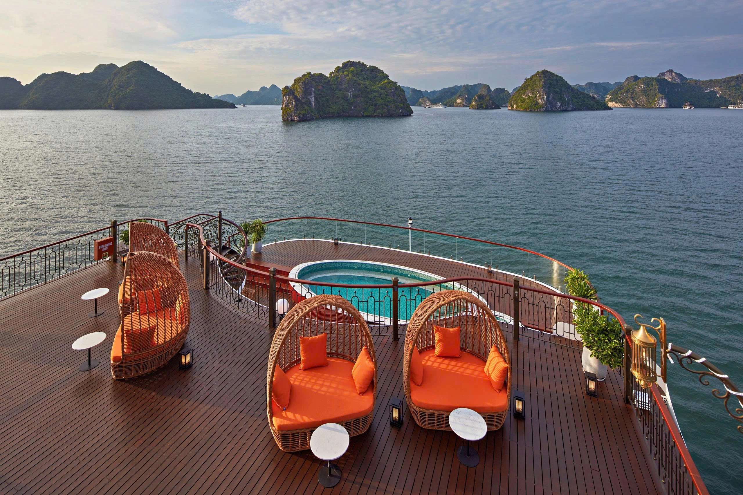 Tour 2N1Đ | Stay on Halong Bay with Indochine Premium 5* Cruise | Halong