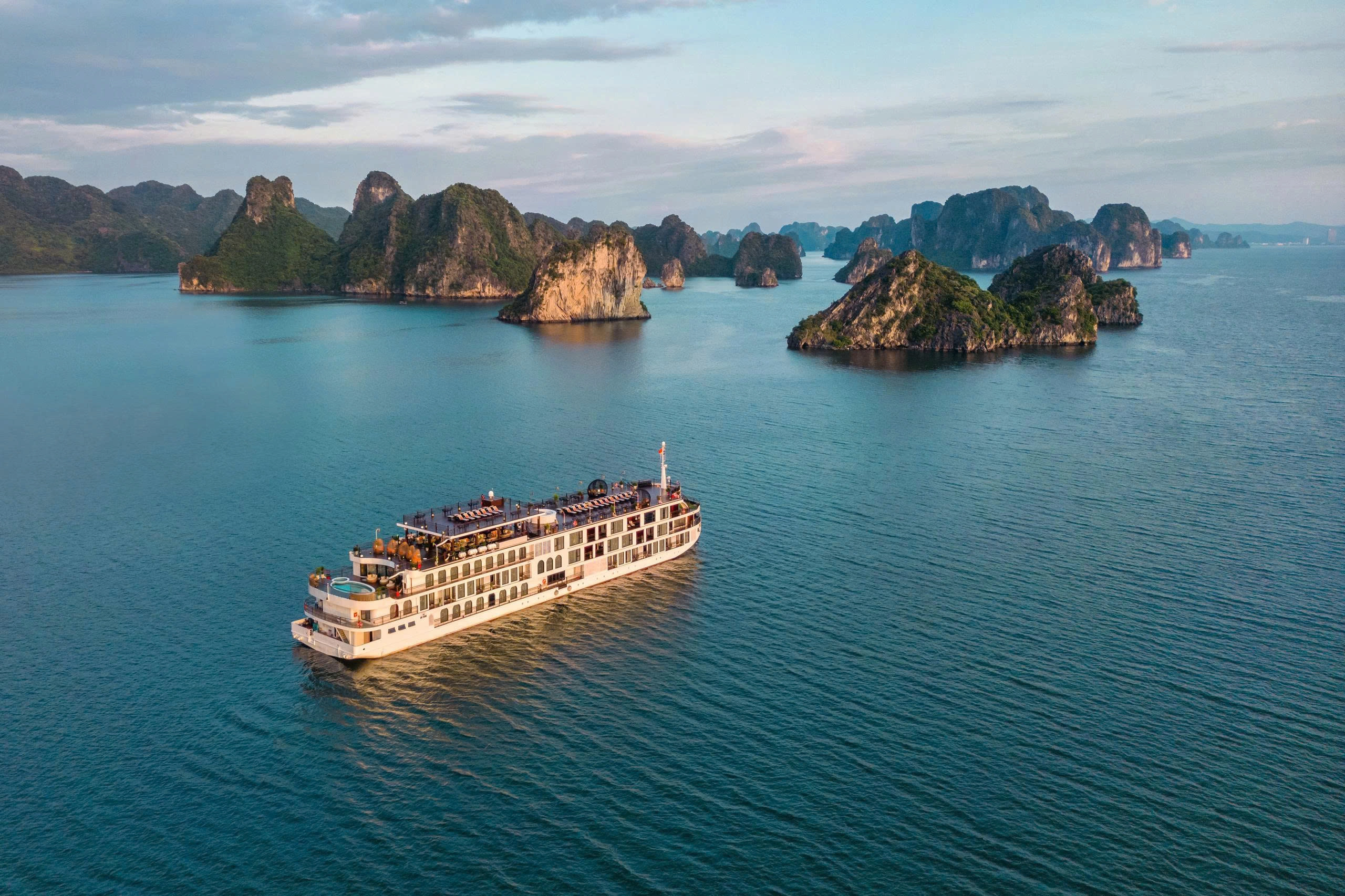 Tour 2N1Đ | Stay on Halong Bay with Indochine Premium 5* Cruise | Halong