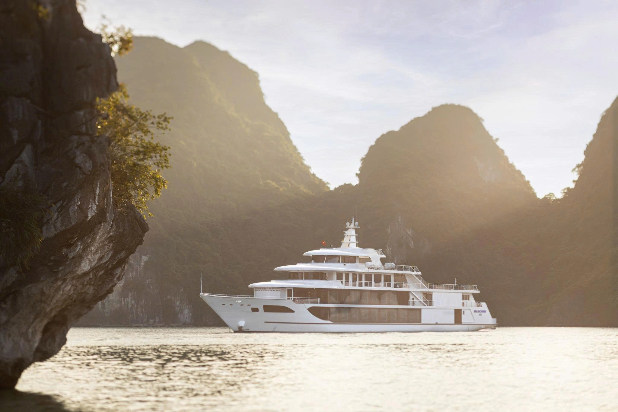 Day Tour | Discover Halong Bay - Ti Tốp Cave & Sửng Sốt Cave with Sea Octopus Cruise I Halong