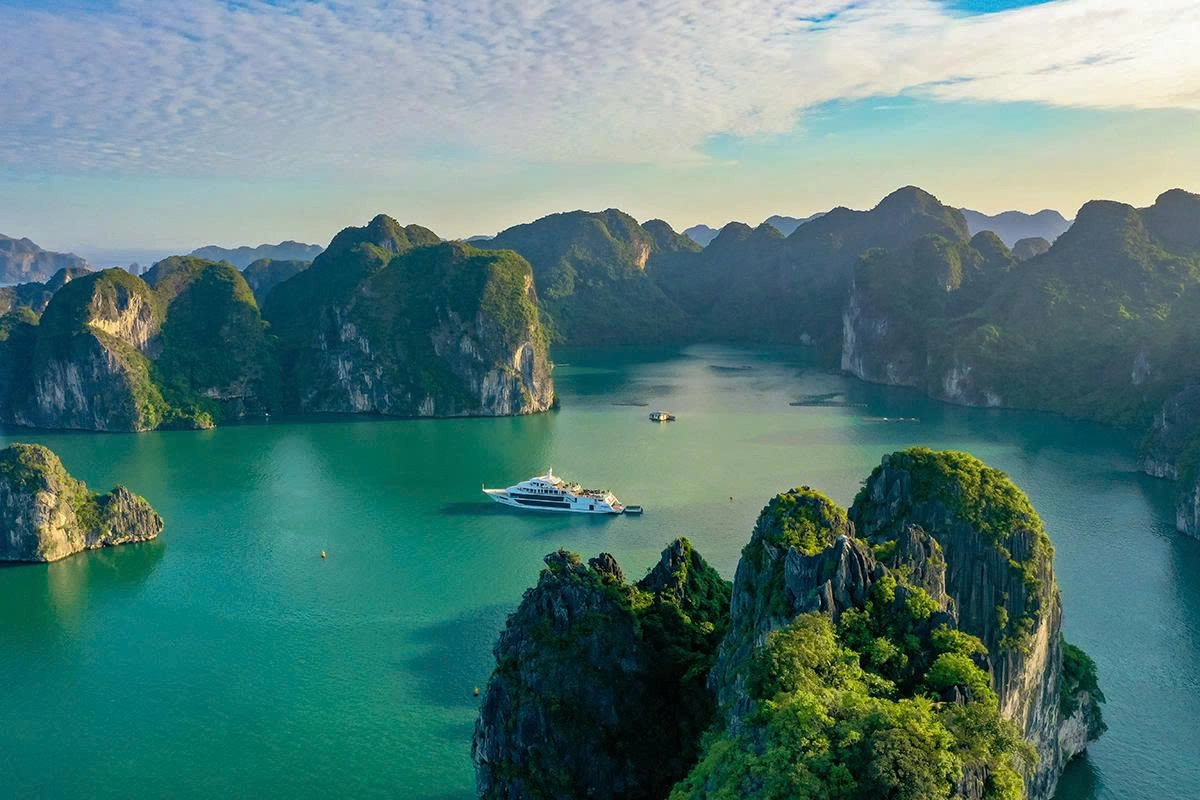 Day Tour | Discover Halong Bay - Ti Tốp Cave & Sửng Sốt Cave with Sea Octopus Cruise I Halong