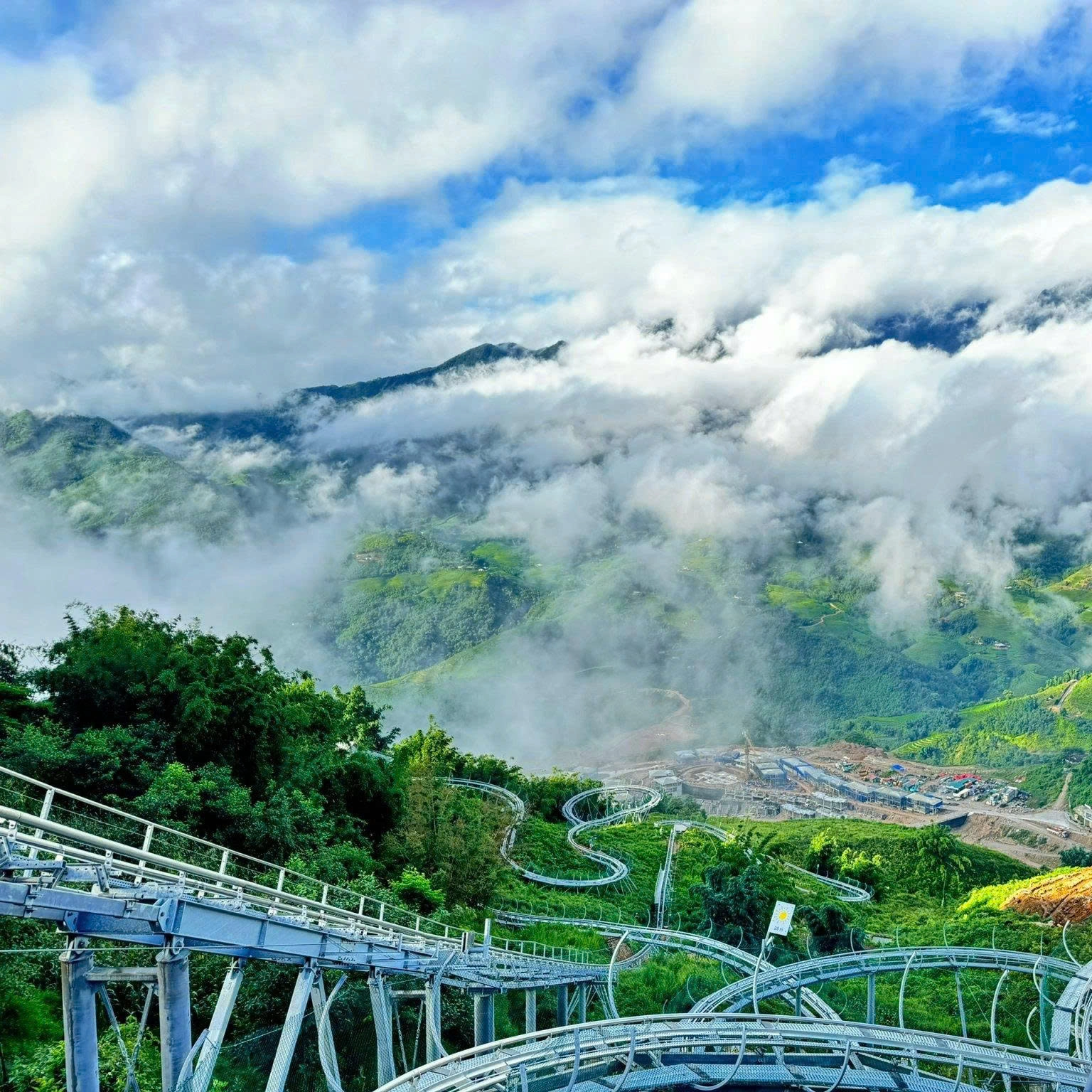 Day Tour | Experience the Alpine Coaster and the Best Scenery in Sa Pa