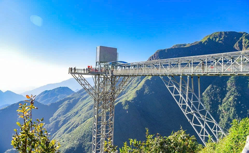 Day Tour | Discover Dragon Cloud Glass Bridge and Silver Waterfall | Sa Pa
