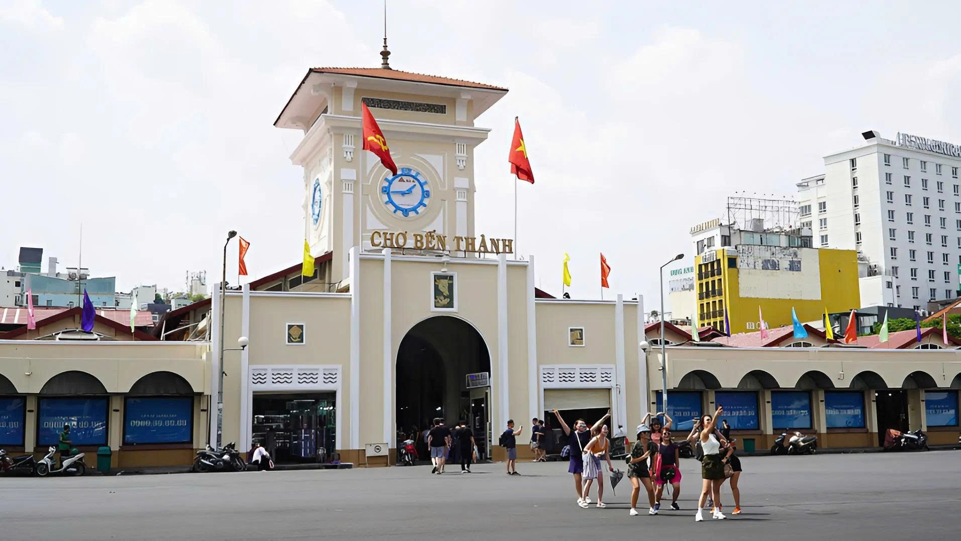 Day Tour | Full-Day Saigon Cultural Landmarks Tour including a Cyclo Experience | Departing from Ho Chi Minh City