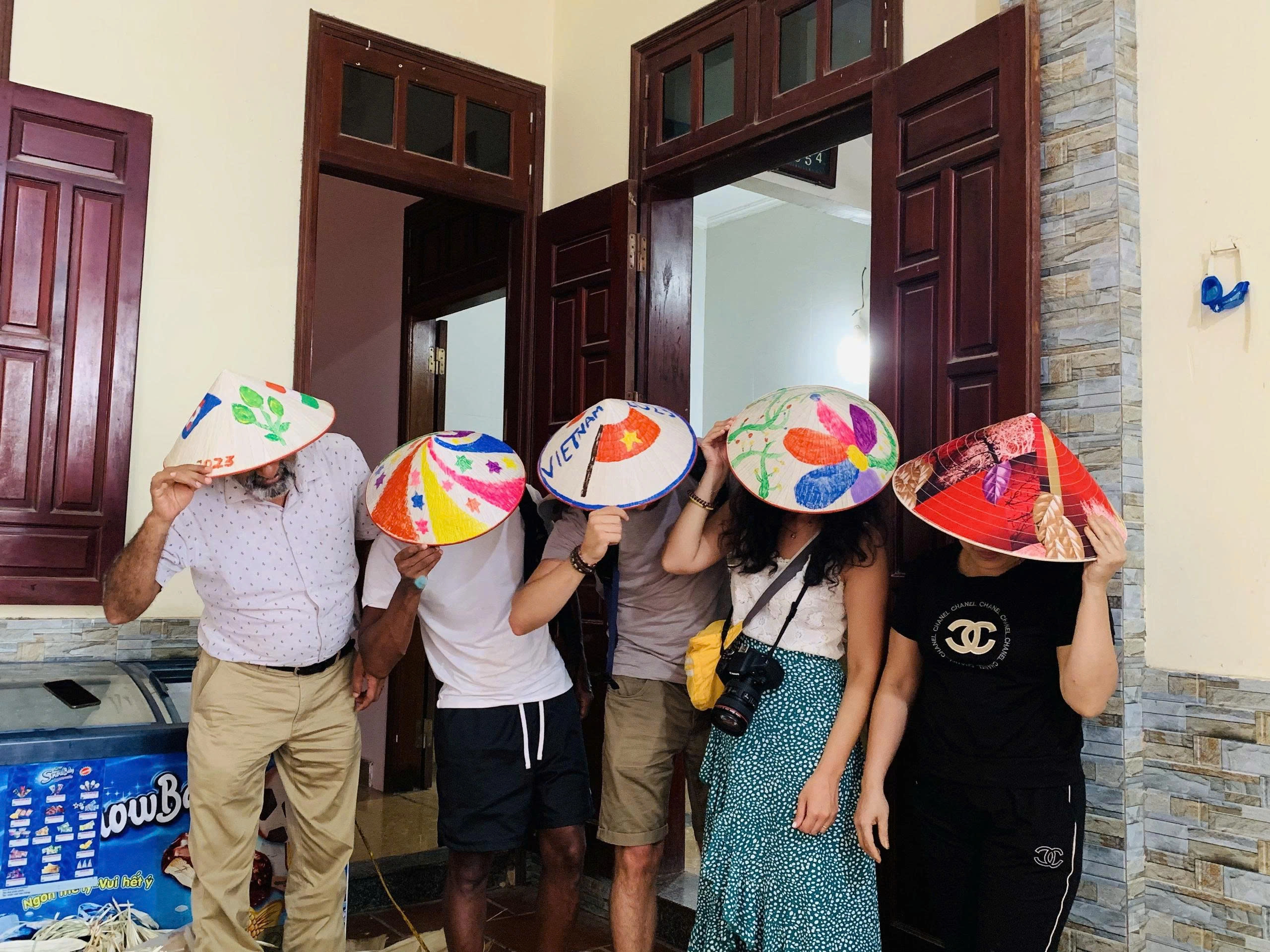 Day Tour | Full-day visit to Vietnamese traditional craft villages: Chuong Village, Ha Thai Village, Quang Phu Cau Village | Departs from Hanoi