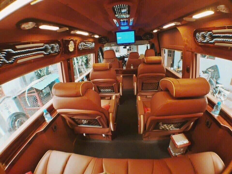 Shuttle Service | Luxury Limousine on the Hanoi - Sapa Route (Round-Trip)