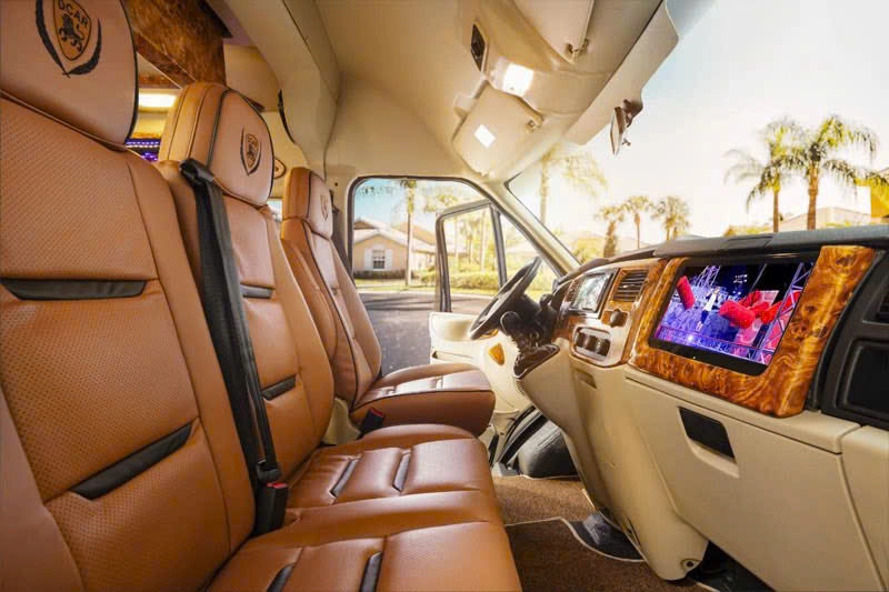 Shuttle Service | Luxury Limousine on the Hanoi - Sapa Route (Round-Trip)