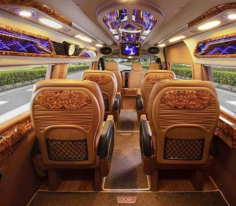 Shuttle Service | Luxury Limousine on the Hanoi - Sapa Route (Round-Trip)