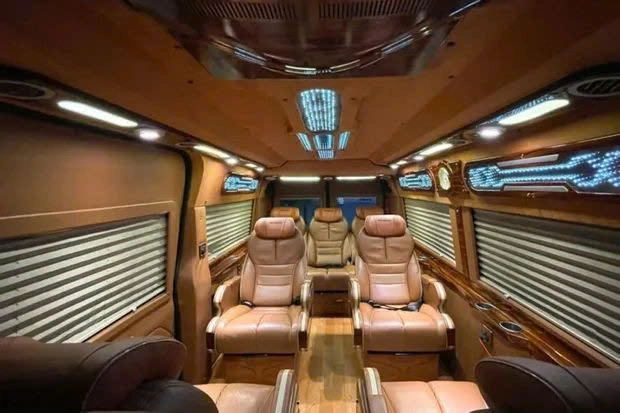 Shuttle Service | Round-Trip Limousine Transfer from Hue to Da Nang - Hoi An