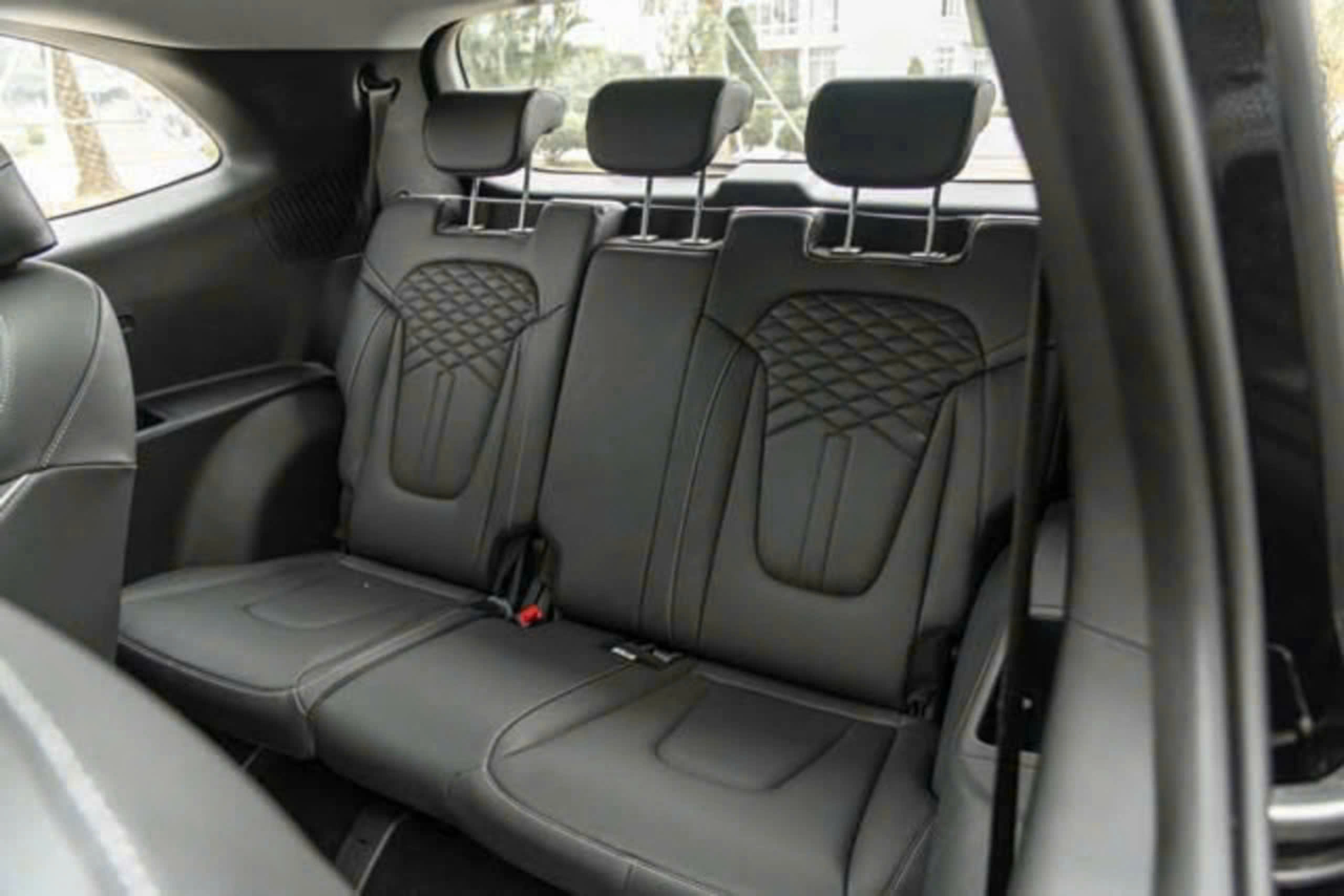 Transfer Service | From Hue to Da Nang - Hoi An by Hyundai Custin Limousine (Round Trip, Flexible Schedule)