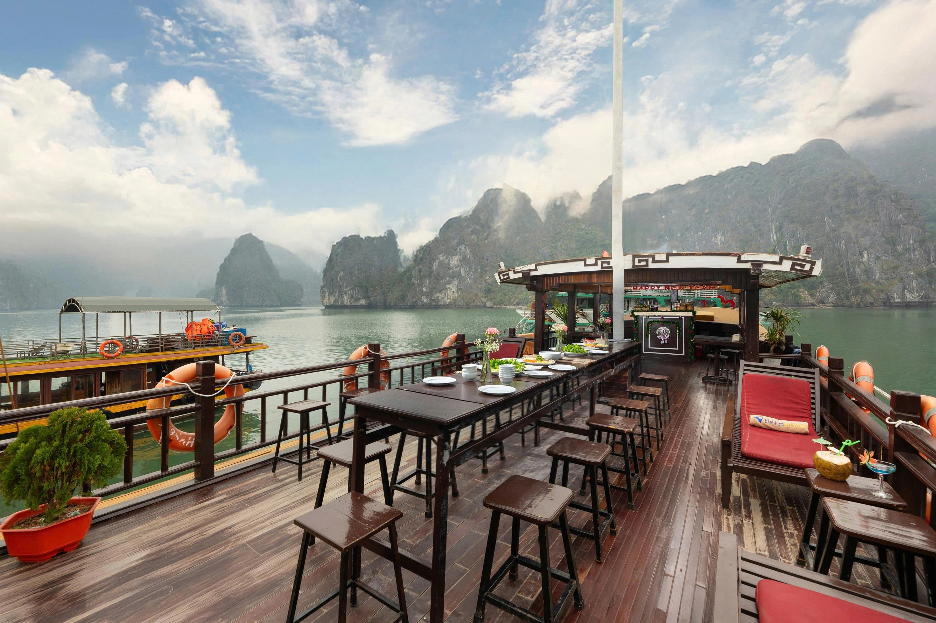2D1N Tour | Explore Lan Ha Bay and Experience Sunset & Bioluminescent Kayaking | Cat Ba