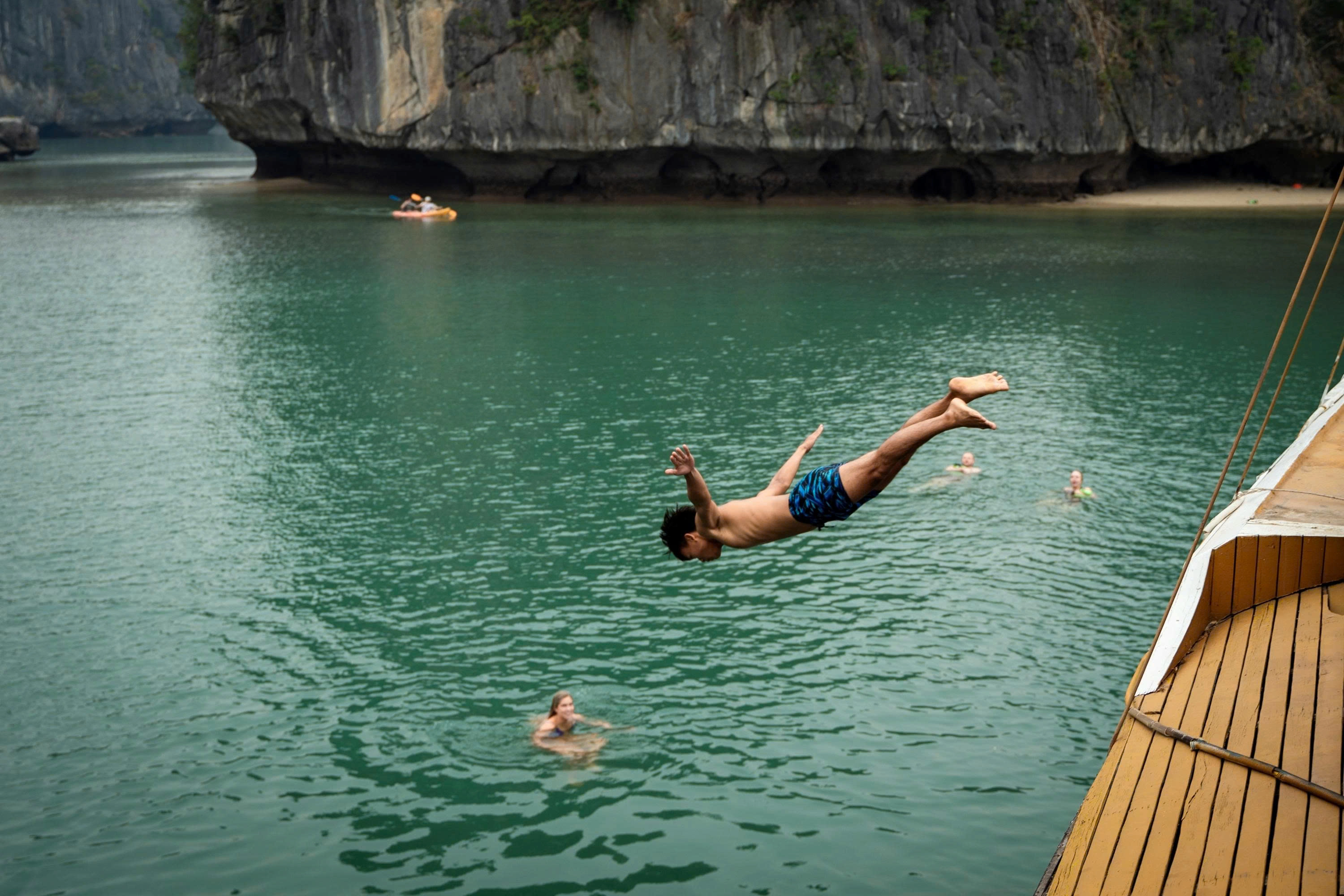 2D1N Tour | Explore Lan Ha Bay and Experience Sunset & Bioluminescent Kayaking | Cat Ba