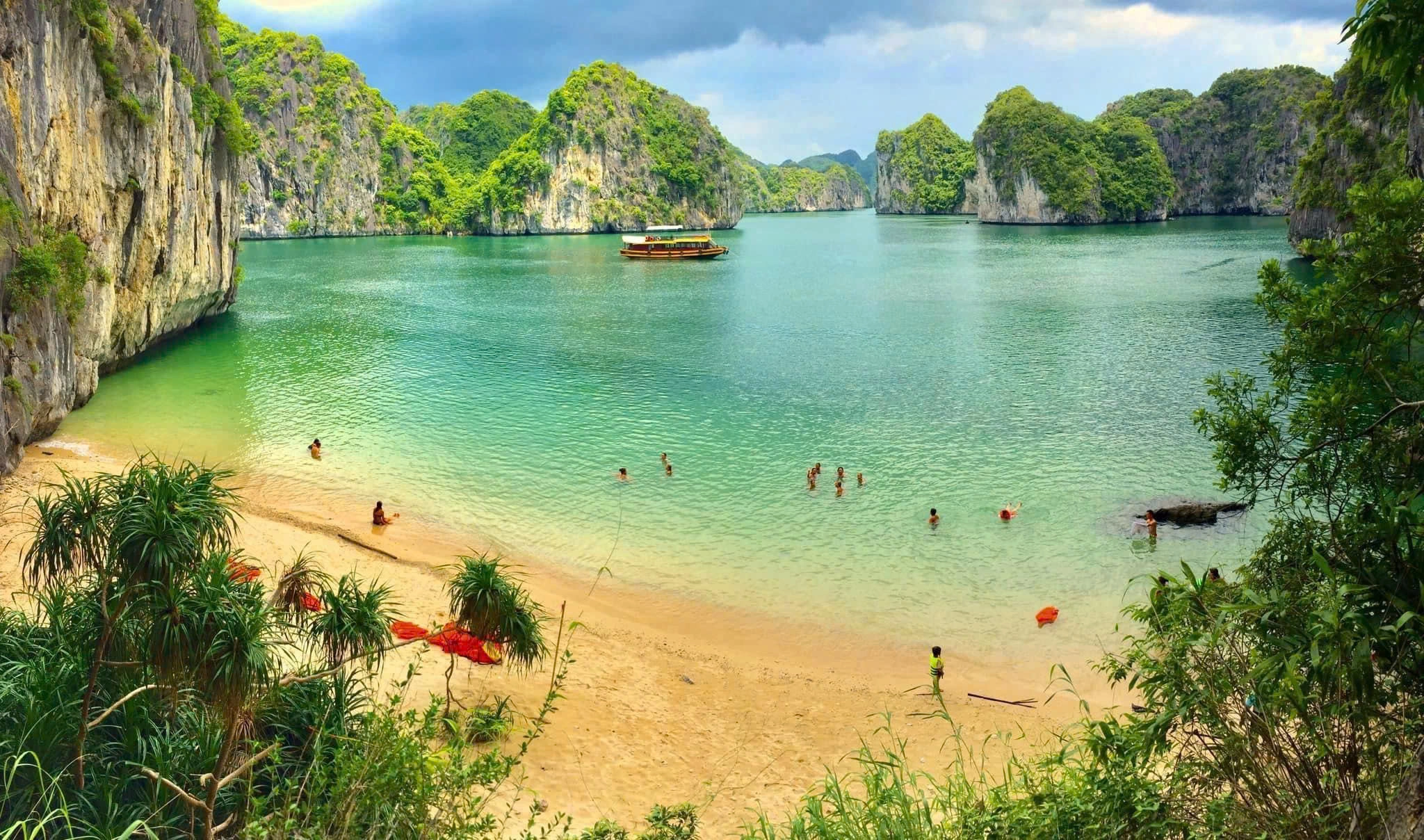 2D1N Tour | Explore Lan Ha Bay and Experience Sunset & Bioluminescent Kayaking | Cat Ba