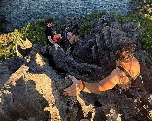 2D1N Tour | Explore Lan Ha Bay and Experience Sunset & Bioluminescent Kayaking | Cat Ba