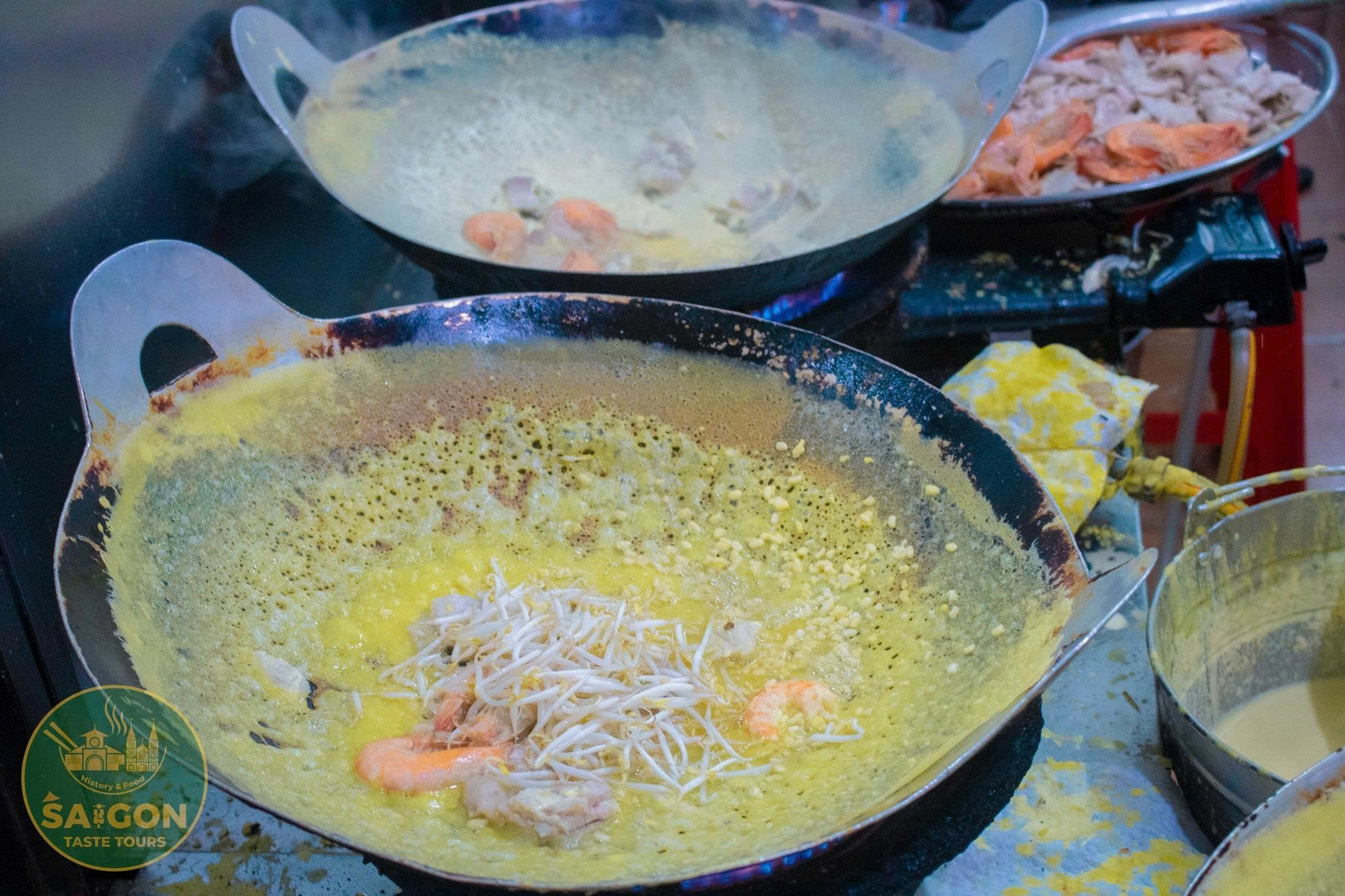 Day Tour | Saigon Ultimate Street Food Tour – Premium Tastings by Motorbike (Includes a Michelin-Recommended Spot)