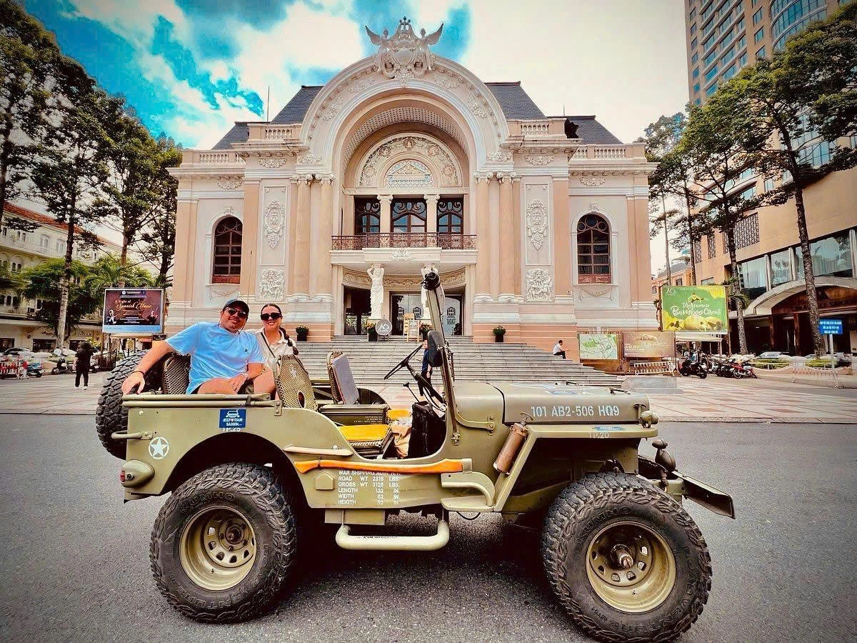 Day Tour | Ho Chi Minh Sightseeing and Food Tour by US Army Jeep