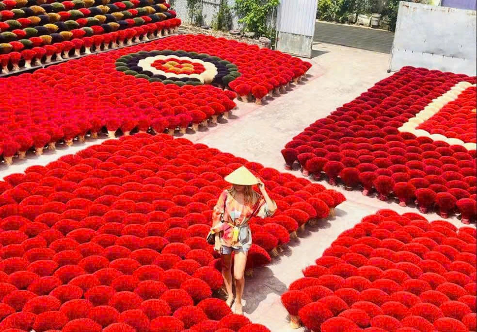 Day Tour | Explore Quang Phu Cau Incense Village and Train Street combined with Traditional Lunch | Hanoi