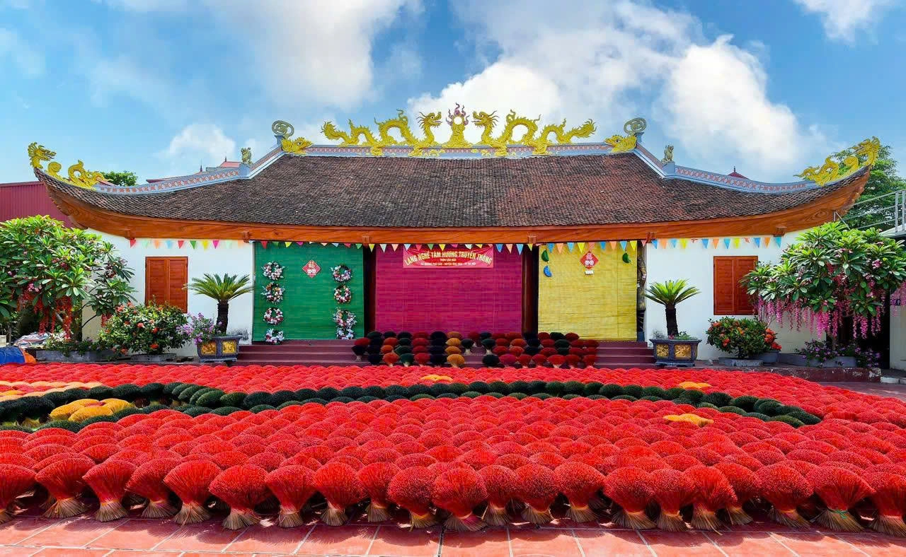 Day Tour | Explore Quang Phu Cau Incense Village and Train Street combined with Traditional Lunch | Hanoi