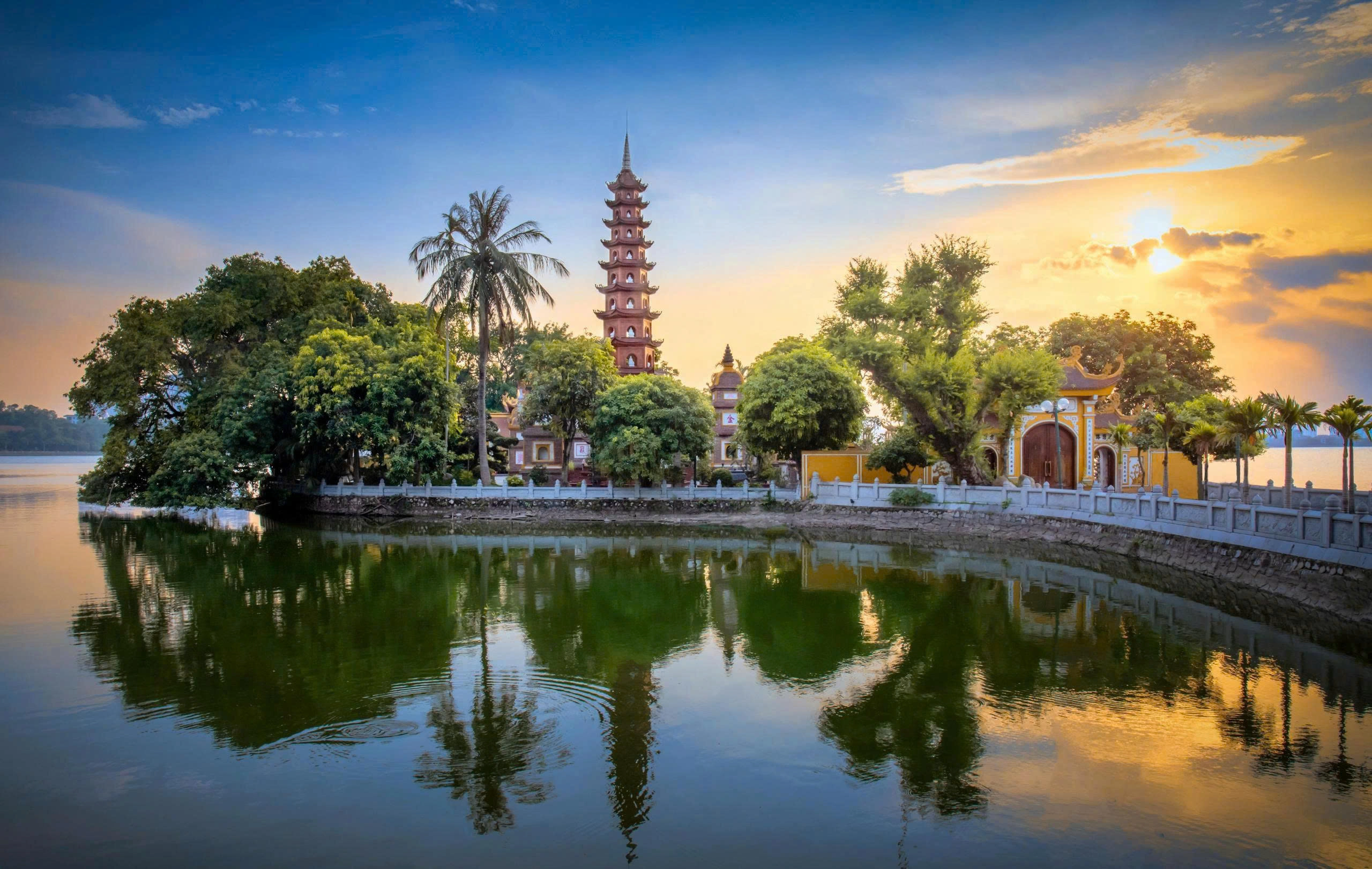 Day Tour | Explore Quang Phu Cau Incense Village and Train Street combined with Traditional Lunch | Hanoi