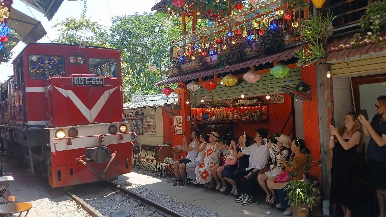 Day Tour | Explore Quang Phu Cau Incense Village and Train Street combined with Traditional Lunch | Hanoi
