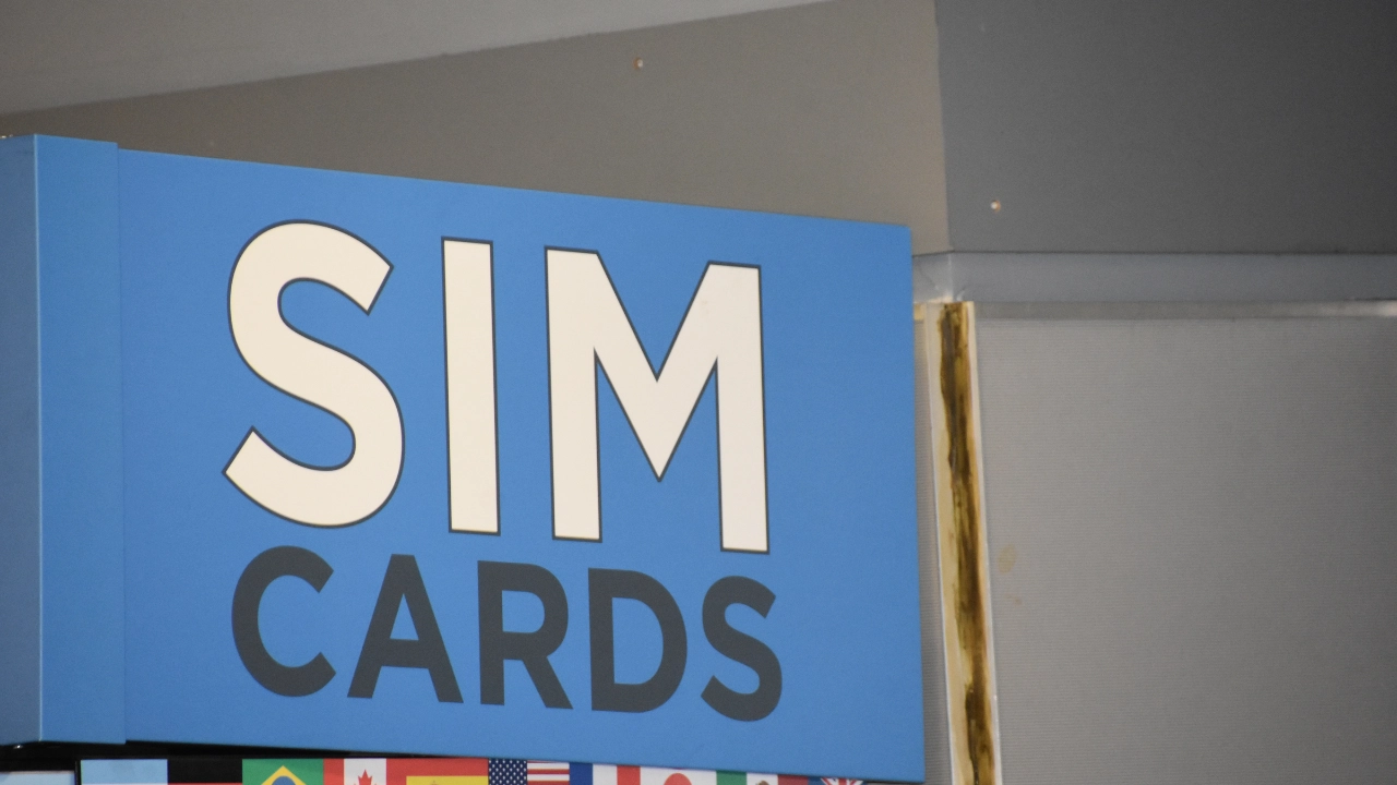 Benefits of buying Hanoi airport SIM card at Joytime