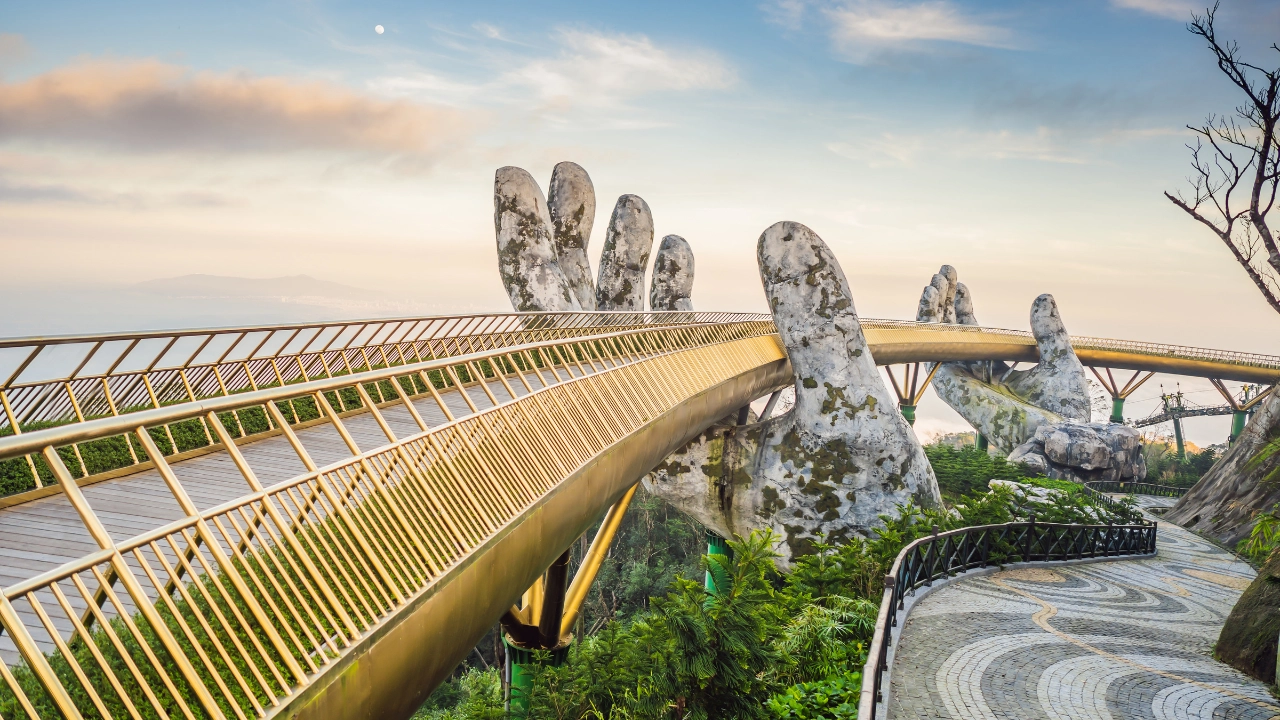 Why should you choose a Golden Bridge tour?