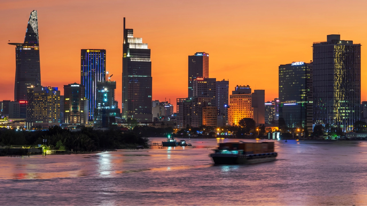 What to Expect on Your Saigon Night Cultural Experience