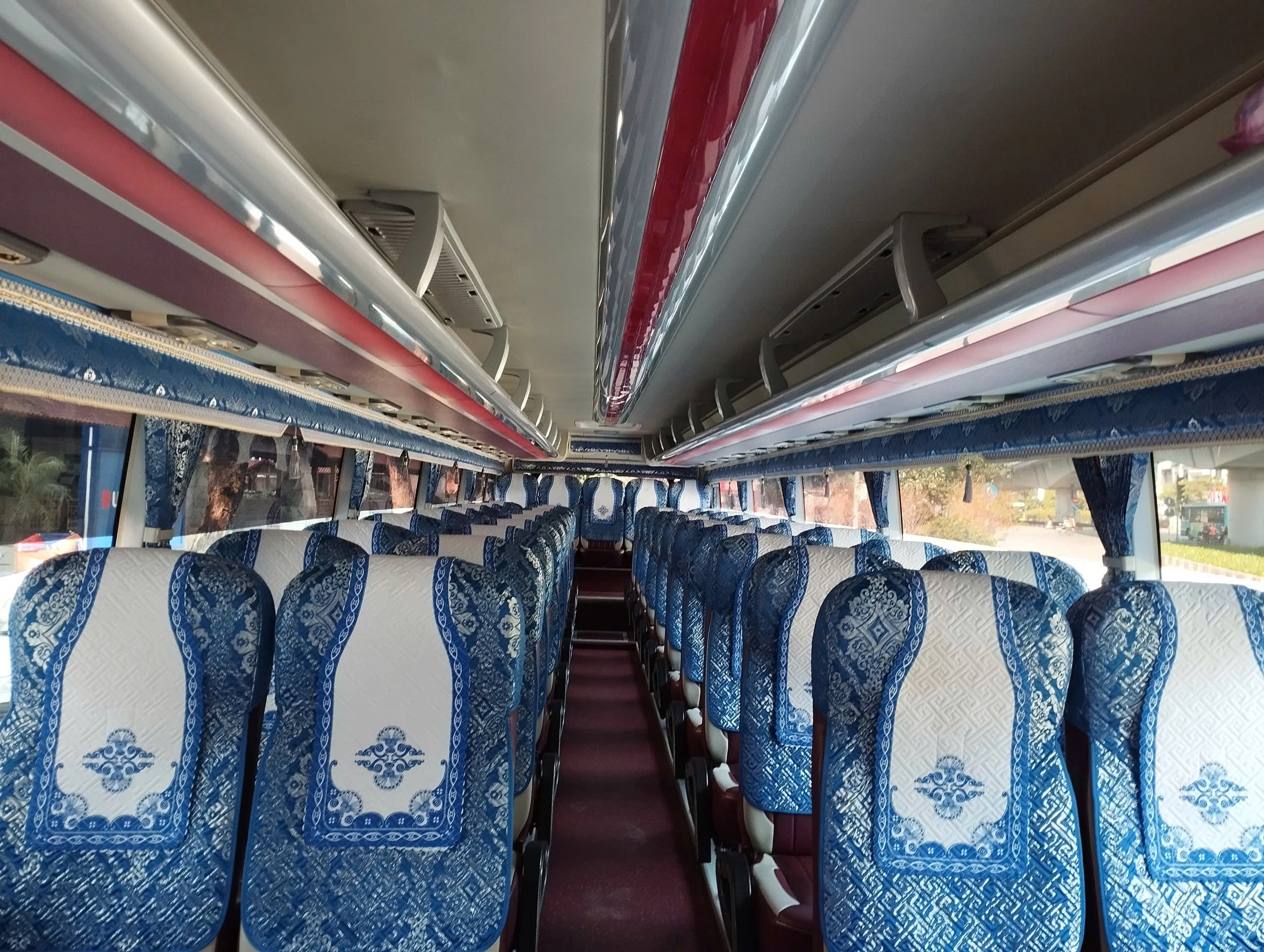 Private Car Rental Service: Hanoi – Ha Long