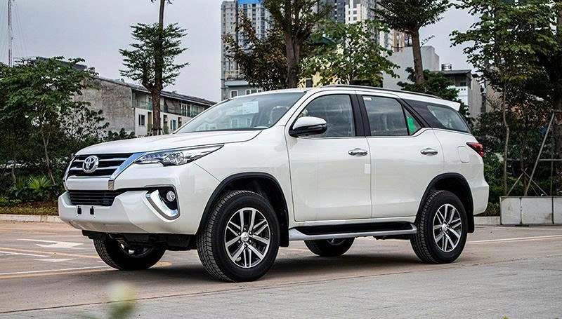 Private Chartered Car for Hue Sightseeingv