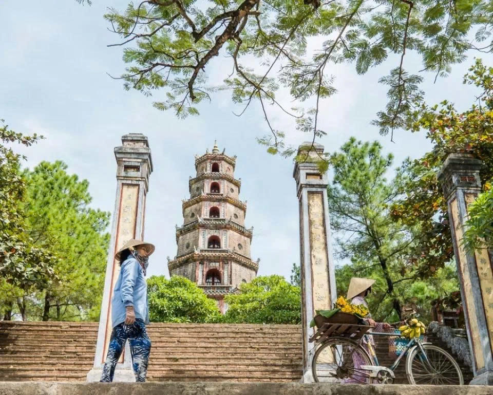 Private Chartered Car for Hue Sightseeingv