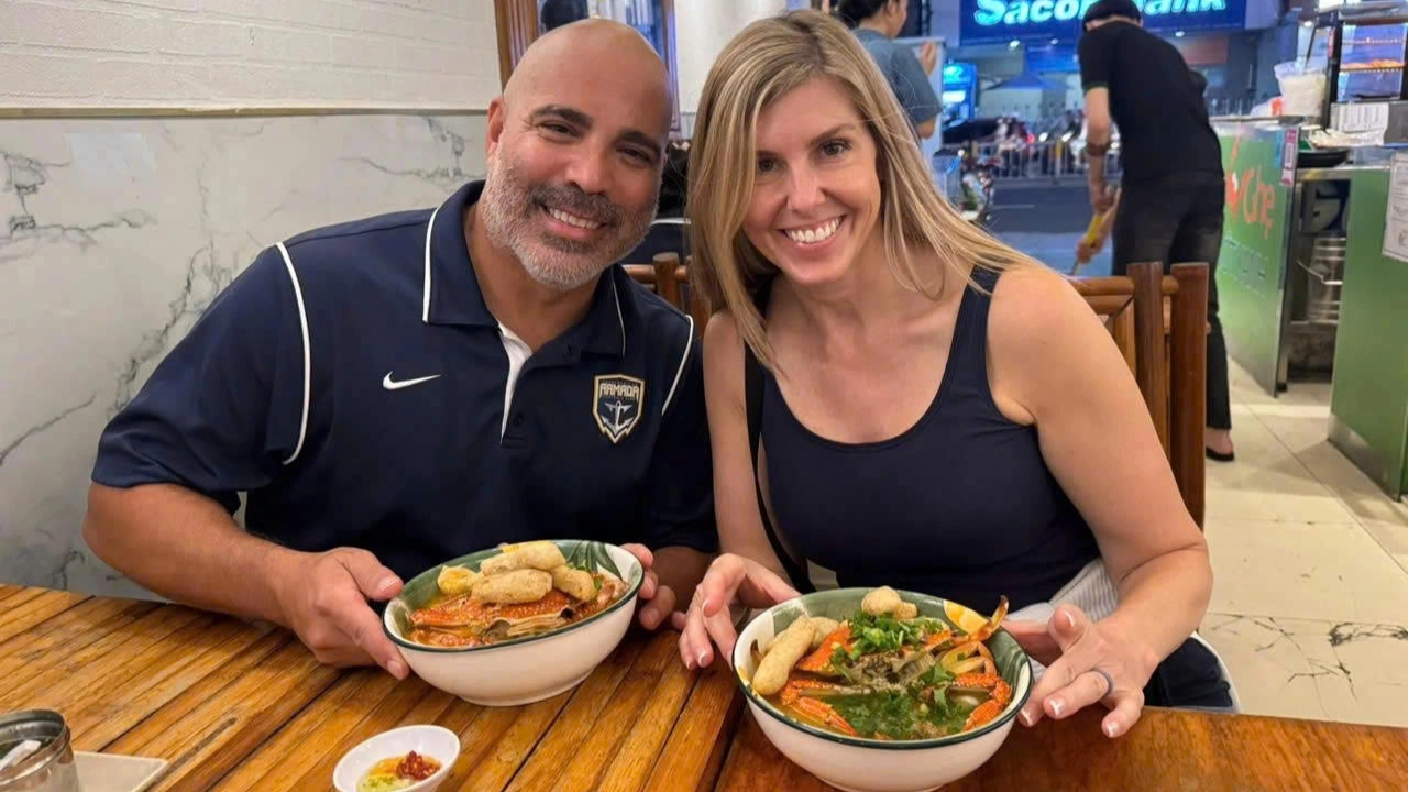 Motorcycle Food Tour Ho Chi Minh Steals the Show- Book on Joytime.vn