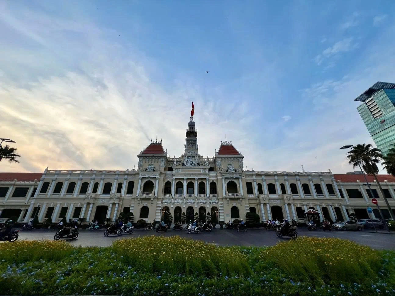 Day Tour | Ho Chi Minh City Nightlife Walking Tour