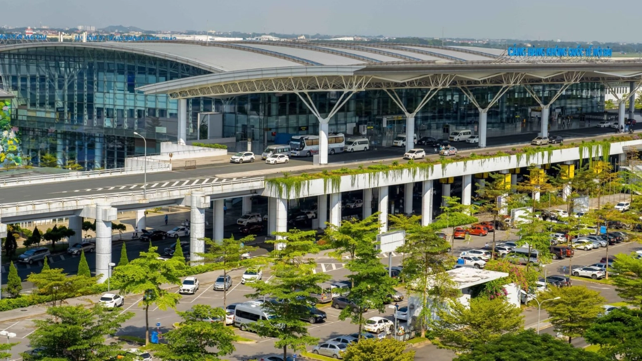 Noi Bai International Airport Fast Track (Hanoi)