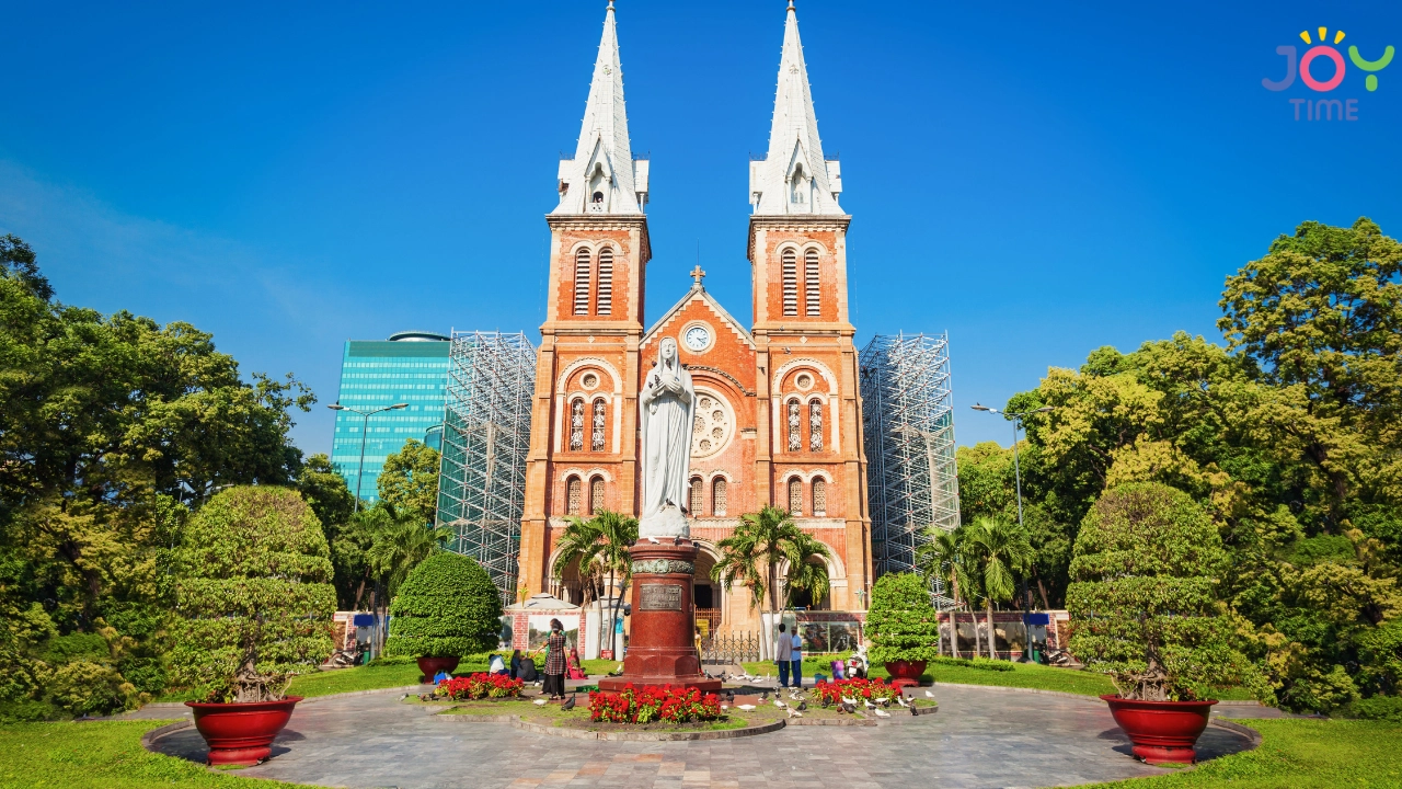 Route and stops of the Ho Chi Minh City tour bus