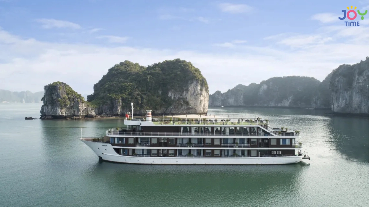 Tips for Booking and Enjoying Your Hanoi Halong Bay Cruise Tours