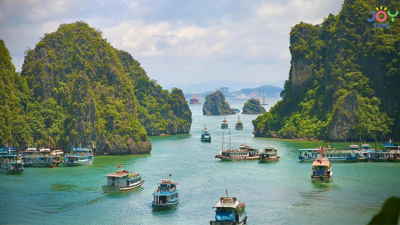 Why Choose a Halong Bay Day Tour from Hanoi?